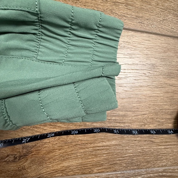 The North Face Women's Tech Sheltay Pants Joggers Olive green Sz 12 Outdoors - Picture 3 of 16
